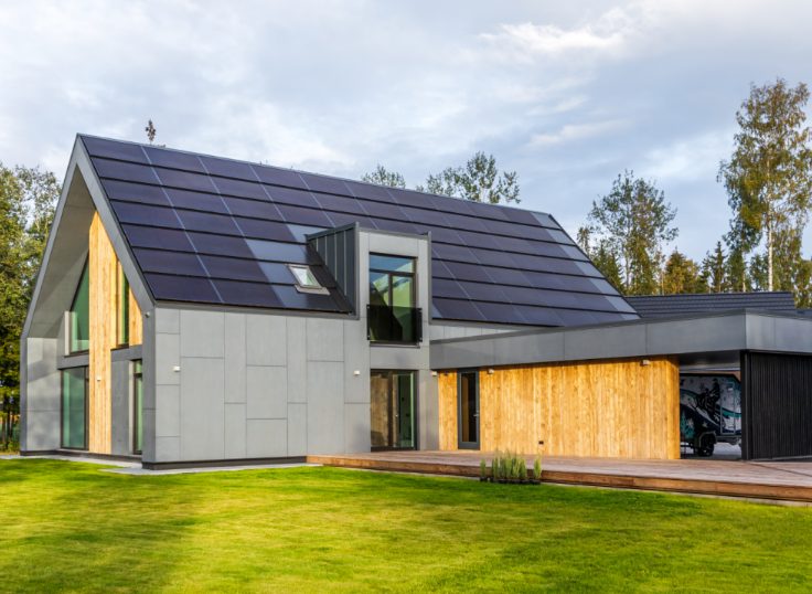 Residence with integrated solar roof